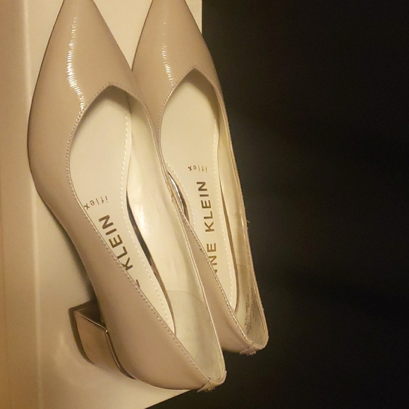 Anne Klein Shoes - Anne Klein Heels Cream Pointed Toe Heels Size 6